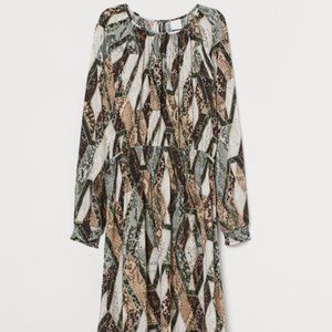 H&M - DRESS WITH SMOCKING SNAKESKIN PATTERNED - M